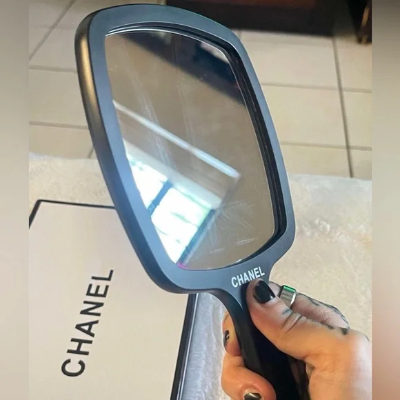 CHANEL CC Logo Black Hand Mirror - Picture 11 of 11